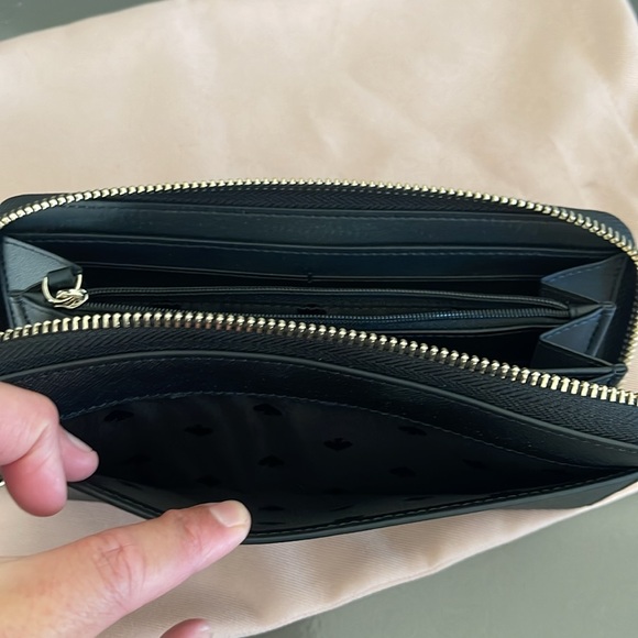 Kate Spade ‼️‼️
New York laurel way neda continental zip wallet - Picture 7 of 8